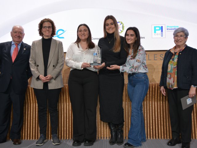 Equipo investigador ganador de la categoría "Jóvenes Promesas"